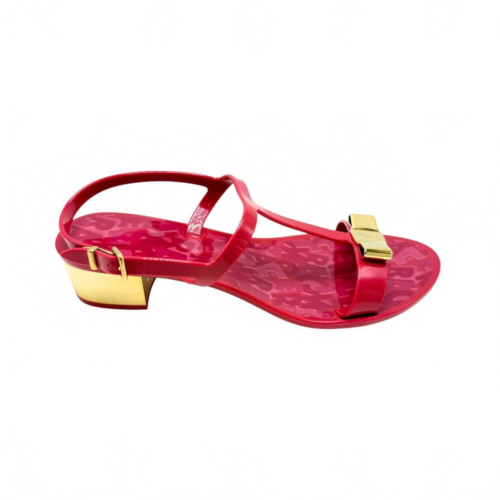 NEW SALVATORE FERRAGAMO women's favilia jelly sandal in framboise